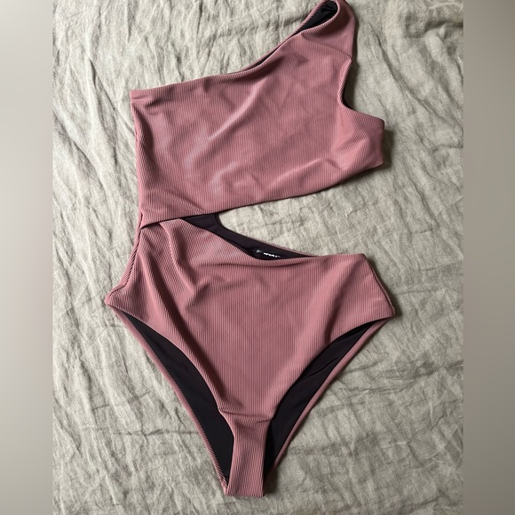 Beach Riot Celine Ribbed One-Piece - Picture 2 of 9